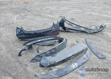 2024 Hyundai Elantra Sel z USA, uszkodzony, nr VIN KMHLM4DG0RU833010